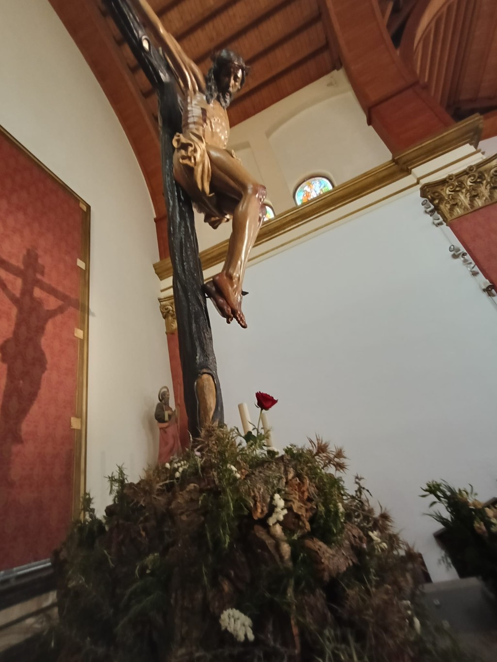 LA IMAGEN DEL CRISTO PREPARADA PARA LOS ACTOS DE SEMANA SANTA