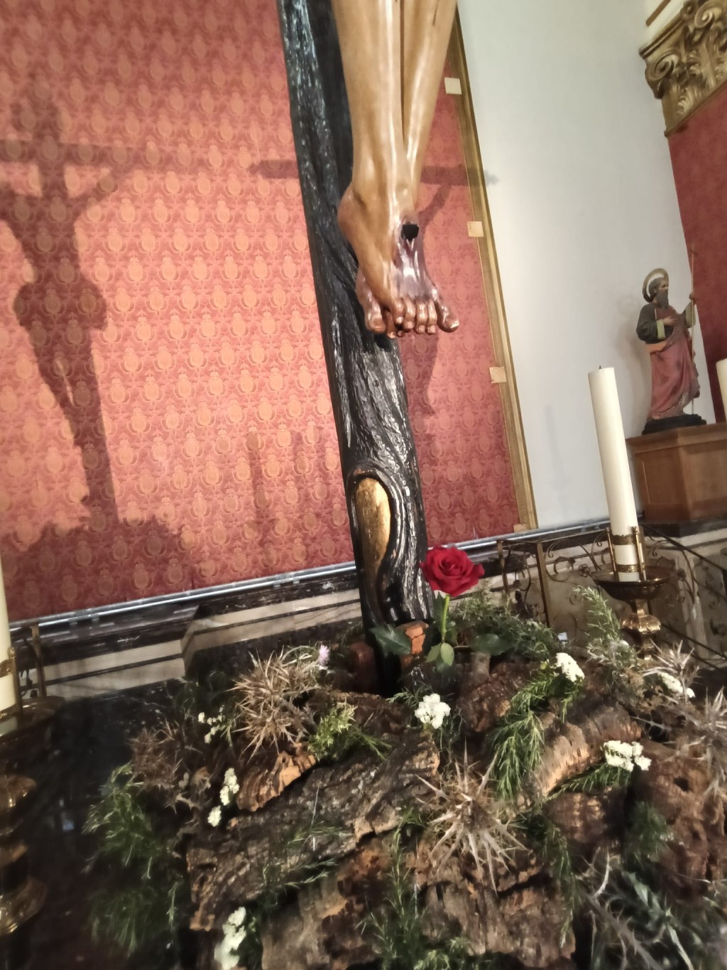 LA IMAGEN DEL CRISTO PREPARADA PARA LOS ACTOS DE SEMANA SANTA